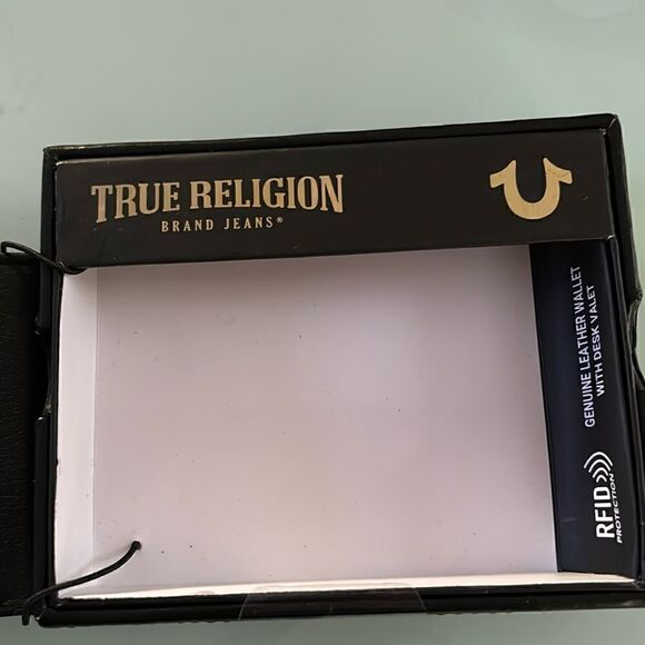 True Religion NWT wallet black 2 fold rfid protection genuine leather cool box - Picture 4 of 7